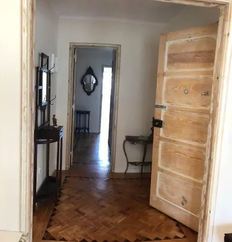 Campolide Nest * Lisbon